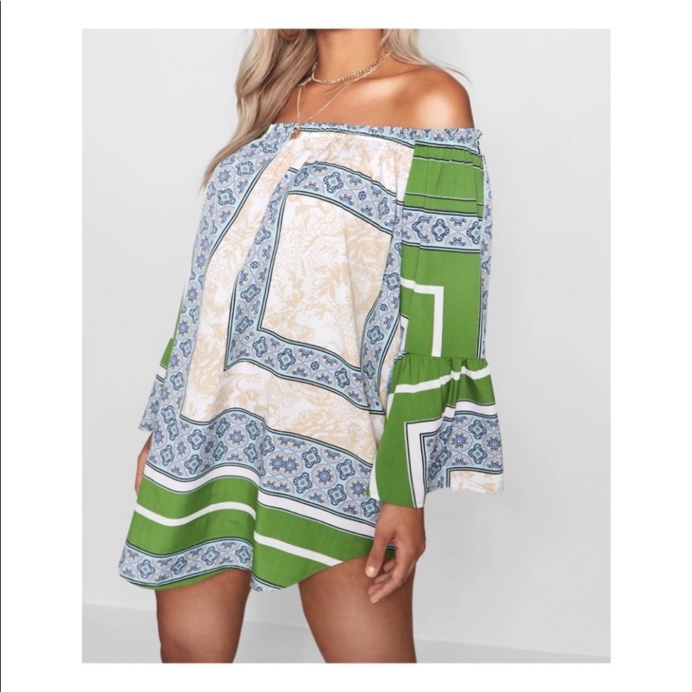 Plus Scarlet Boarder Print Shift Dress